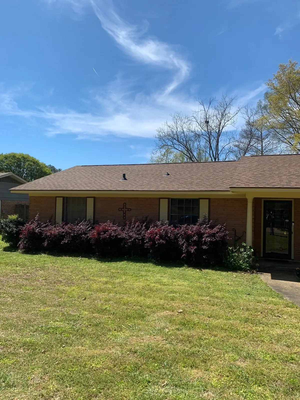 Finished shingle roof on a home, residential roofing by Dickerson Contracting in Brandon, MS
