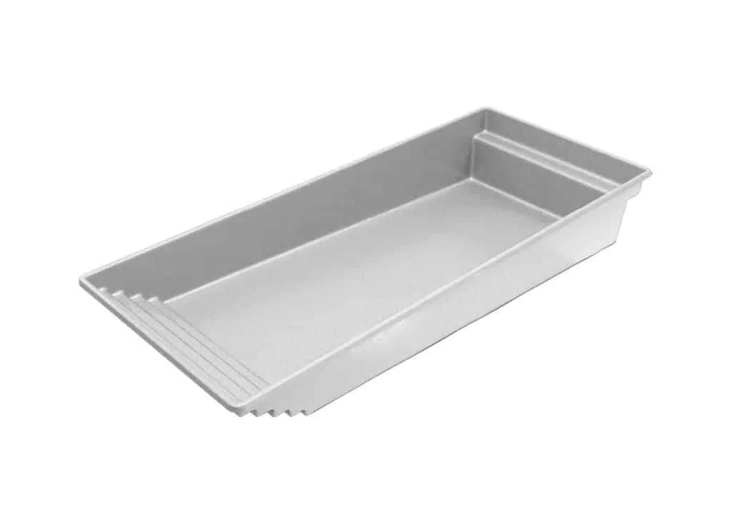 Latham Kingston fiberglass pool shell render, 38' × 16'