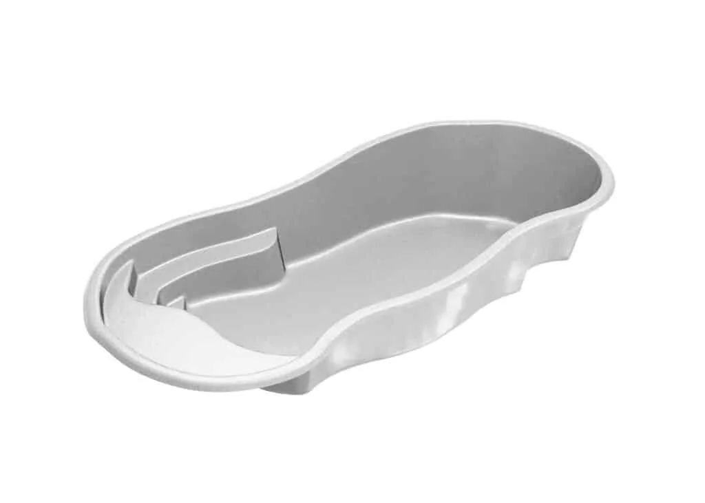 Latham Vista Isle fiberglass pool shell render, 28.5' × 12'